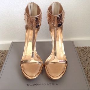 🔥BCBGMAXAZRIA Ankle Cuffed Heels ✨💛